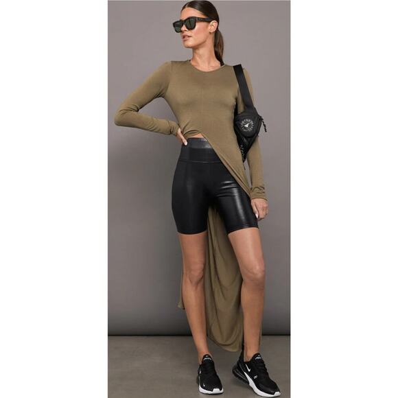 CARBON38 High Rise Biker Short in Takara Shine XS - Picture 1 of 9